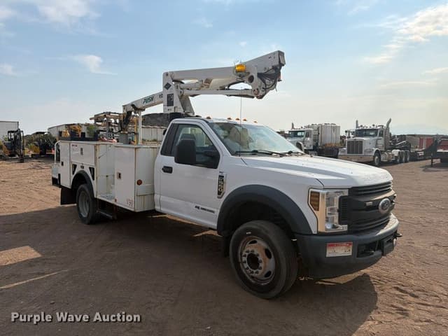 Image of Ford F-550 equipment image 2
