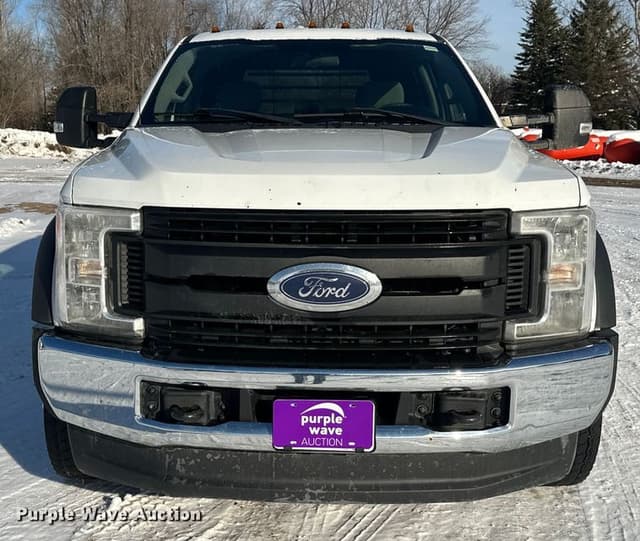 Image of Ford F-550 equipment image 1