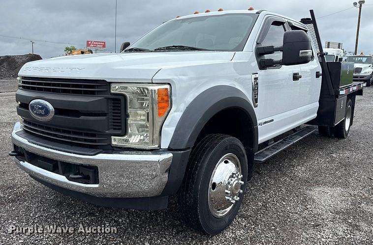 Image of Ford F-550 Primary image