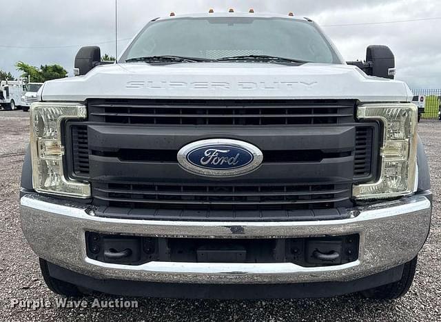 Image of Ford F-550 equipment image 1