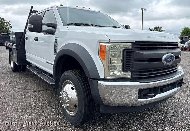 Image of Ford F-550 equipment image 2