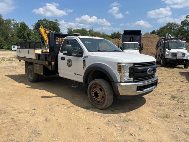 Image of Ford F-550 equipment image 1