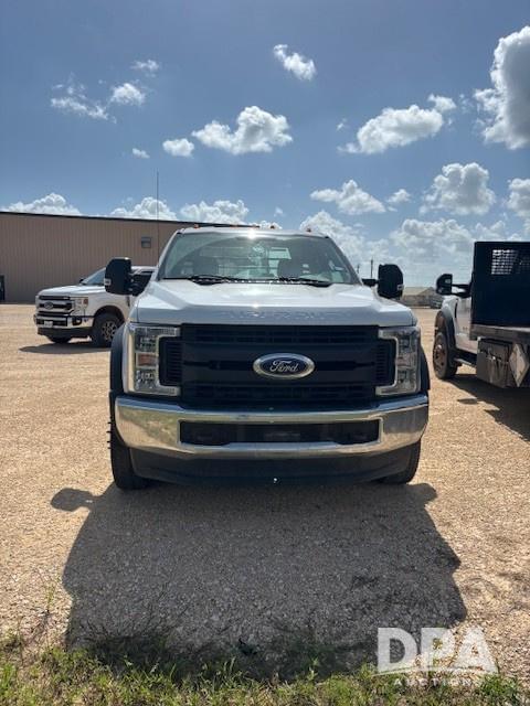 Image of Ford F-550 equipment image 1