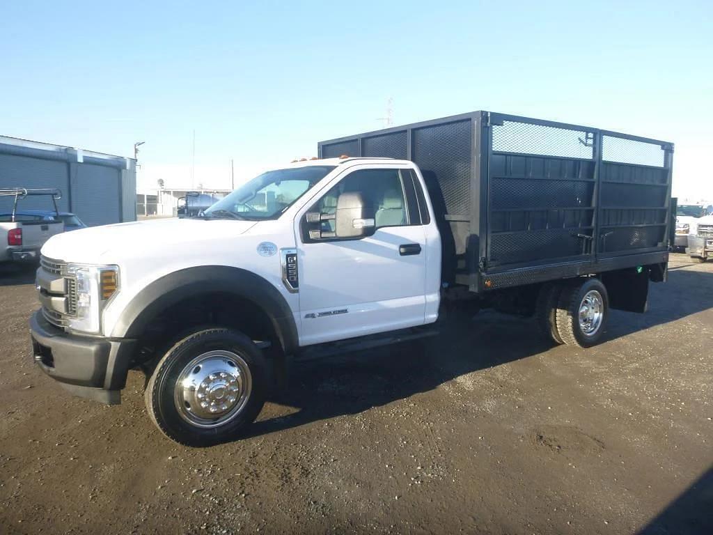 Image of Ford F-550 Primary image