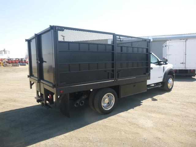 Image of Ford F-550 equipment image 2