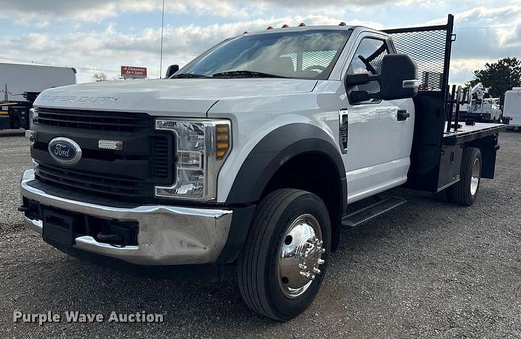 Image of Ford F-550 Primary image