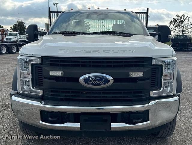 Image of Ford F-550 equipment image 1