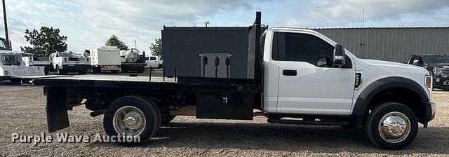 Image of Ford F-550 equipment image 3