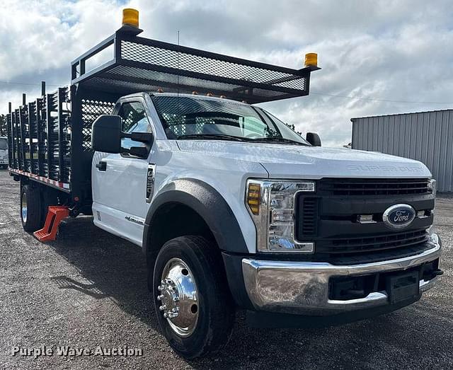 Image of Ford F-550 equipment image 2