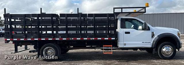 Image of Ford F-550 equipment image 3