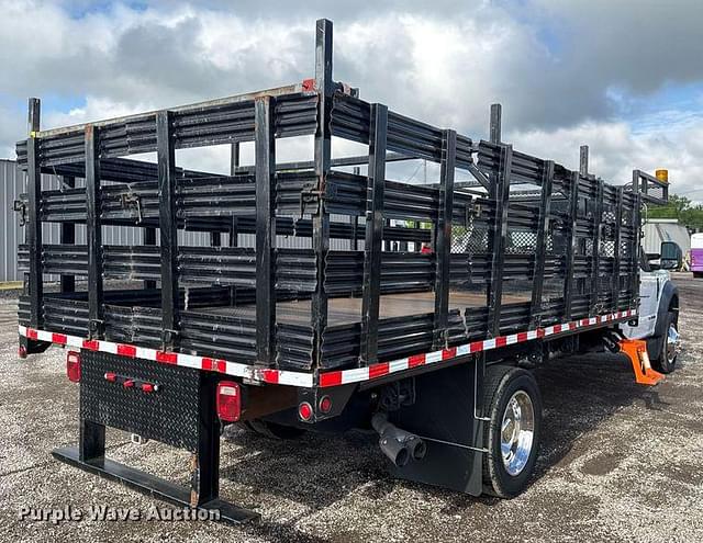 Image of Ford F-550 equipment image 4