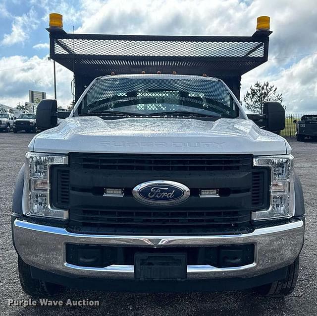 Image of Ford F-550 equipment image 1