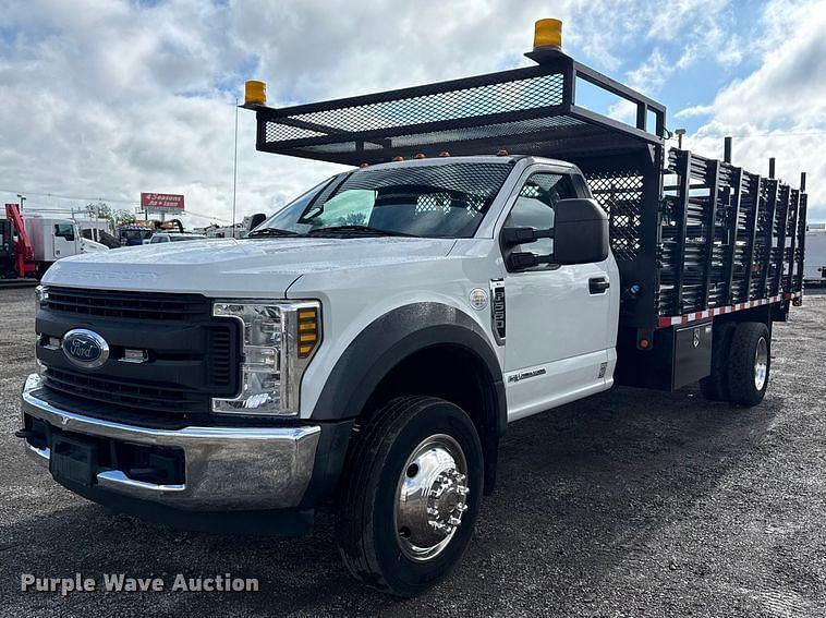 Image of Ford F-550 Primary image