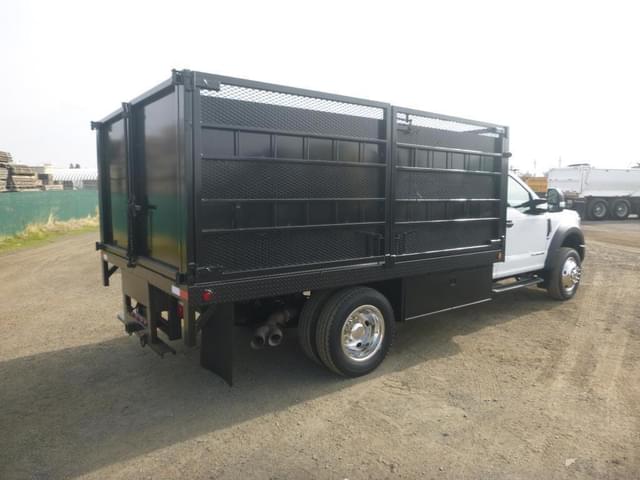Image of Ford F-550 equipment image 2
