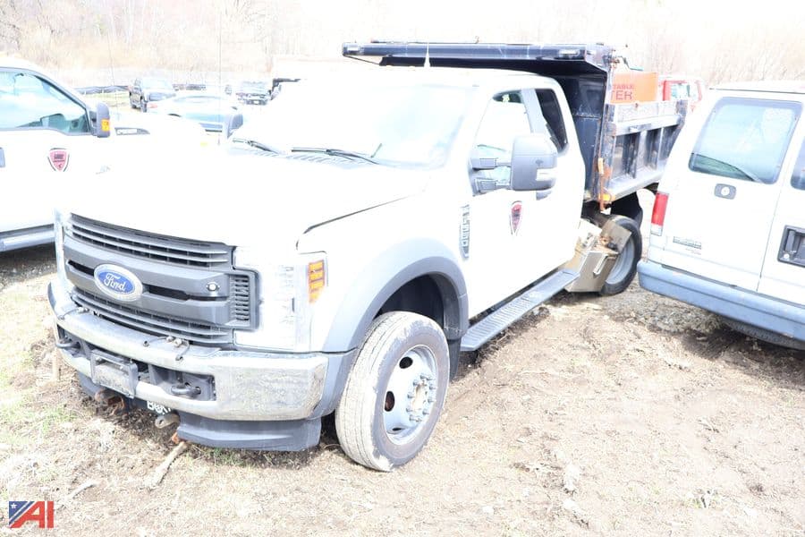 Image of Ford F-550 Primary image