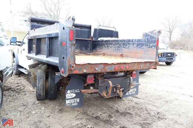 Image of Ford F-550 equipment image 3