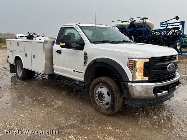 Image of Ford F-550 equipment image 2