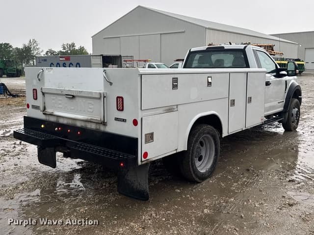 Image of Ford F-550 equipment image 4
