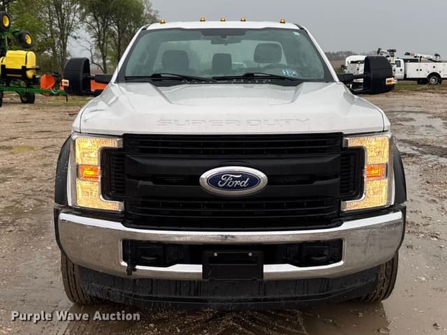 Image of Ford F-550 equipment image 1