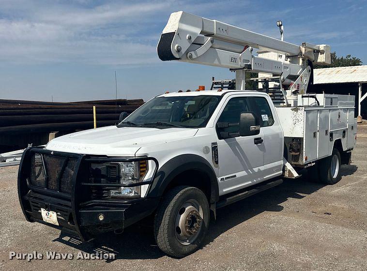 Image of Ford F-550 Primary image