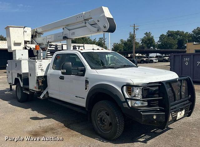 Image of Ford F-550 equipment image 2