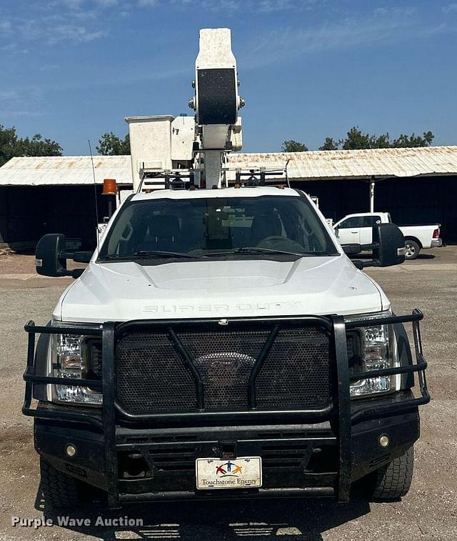 Image of Ford F-550 equipment image 1