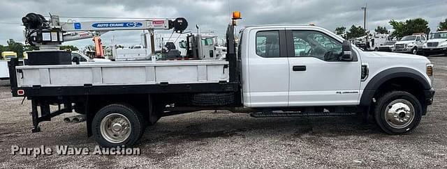 Image of Ford F-550 equipment image 3