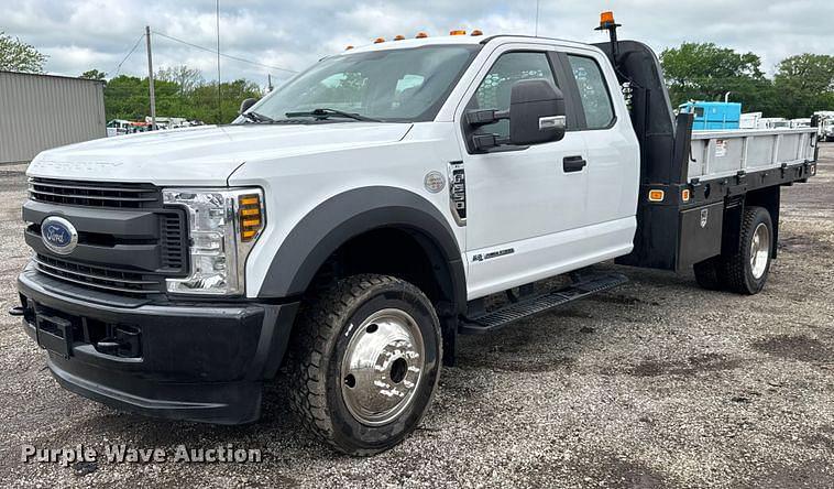 Image of Ford F-550 Primary image