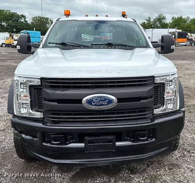 Image of Ford F-550 equipment image 1