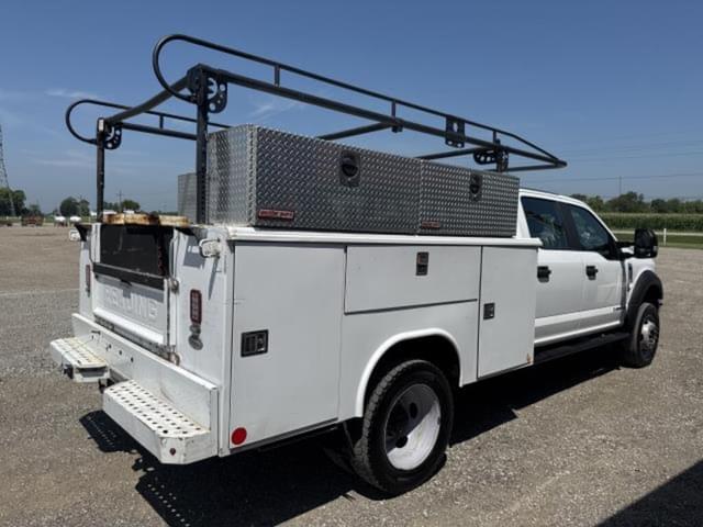 Image of Ford F-550 equipment image 3
