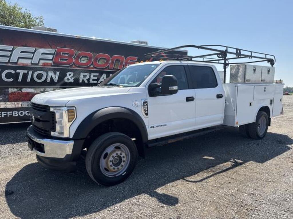 Image of Ford F-550 Primary image