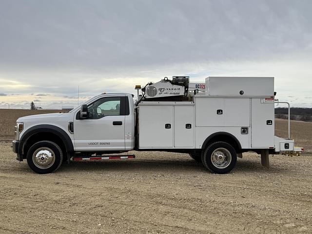 Image of Ford F-550 equipment image 1