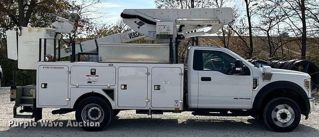 Image of Ford F-550 equipment image 3