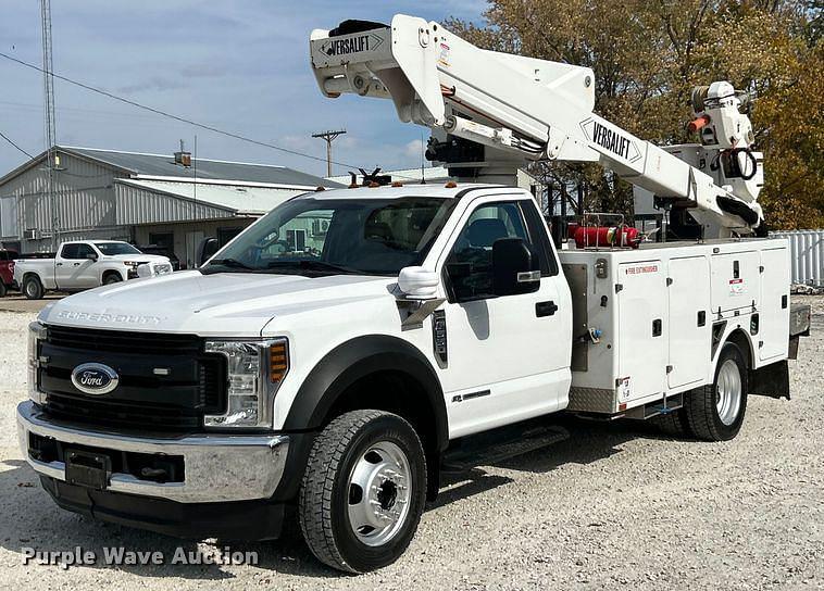 Image of Ford F-550 Primary image