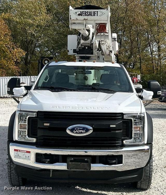 Image of Ford F-550 equipment image 1