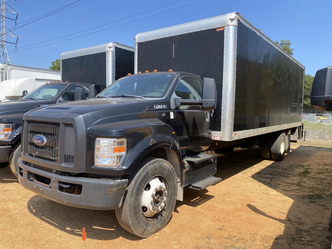 Image of Ford F-650 Primary image