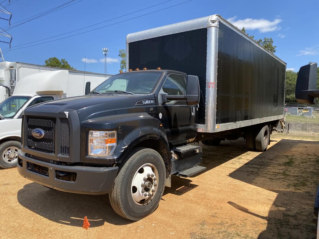 Image of Ford F-650 Primary image