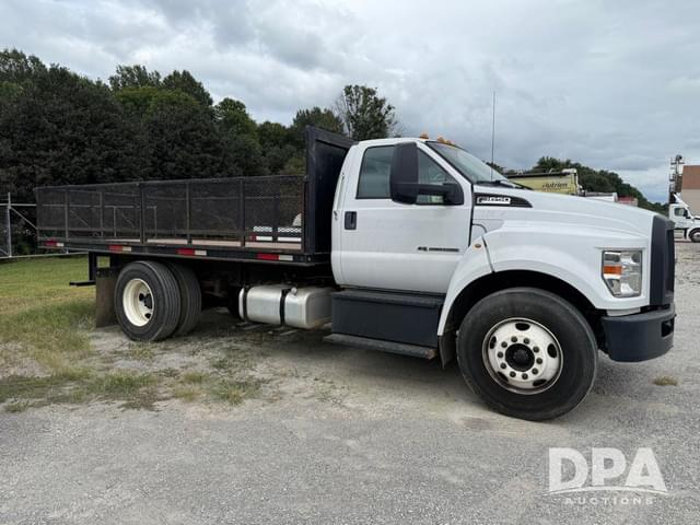 Image of Ford F-650 equipment image 2