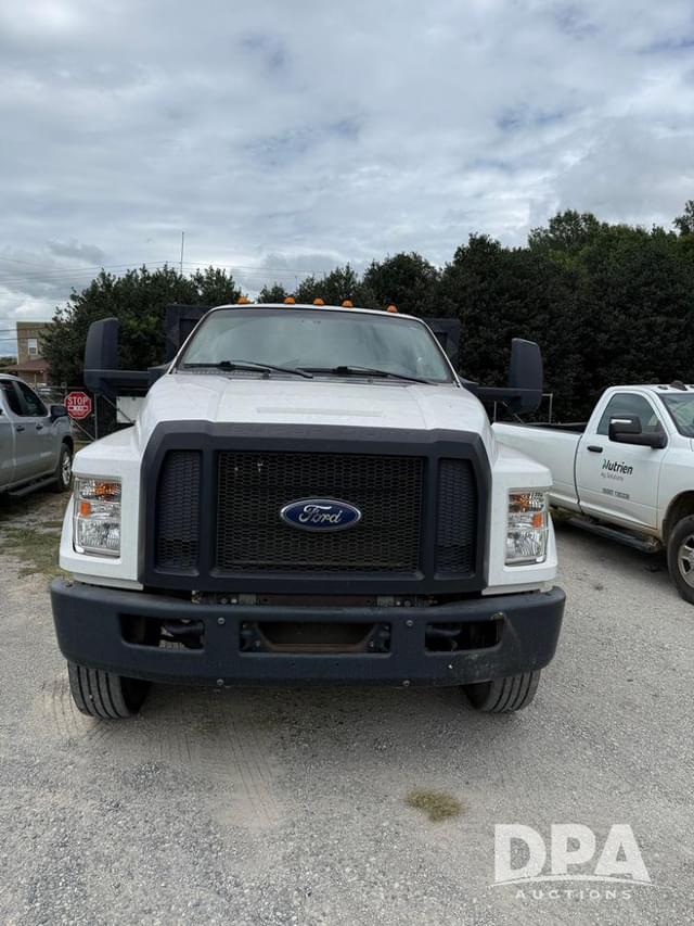 Image of Ford F-650 equipment image 1