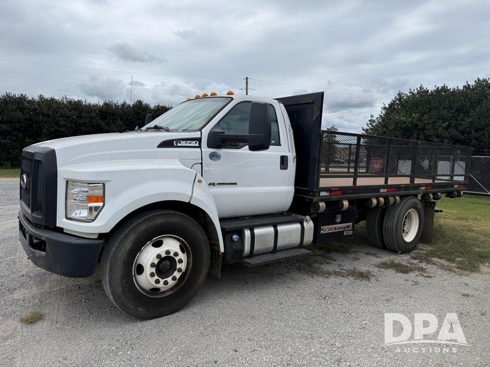 Image of Ford F-650 Primary image