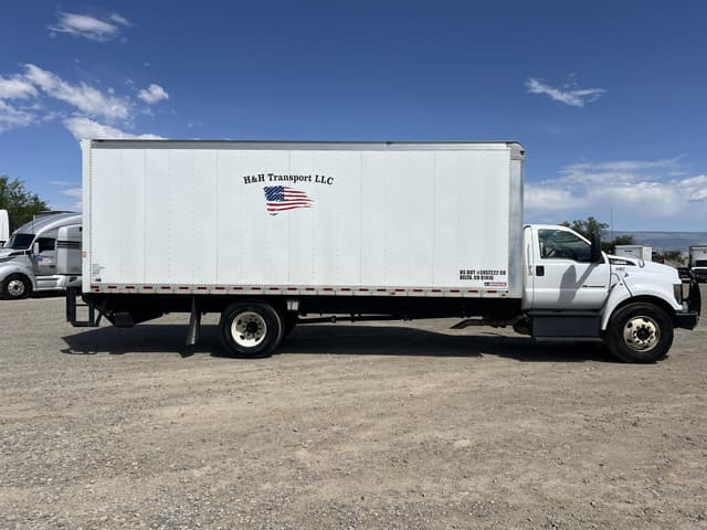 Image of Ford F-650 equipment image 3
