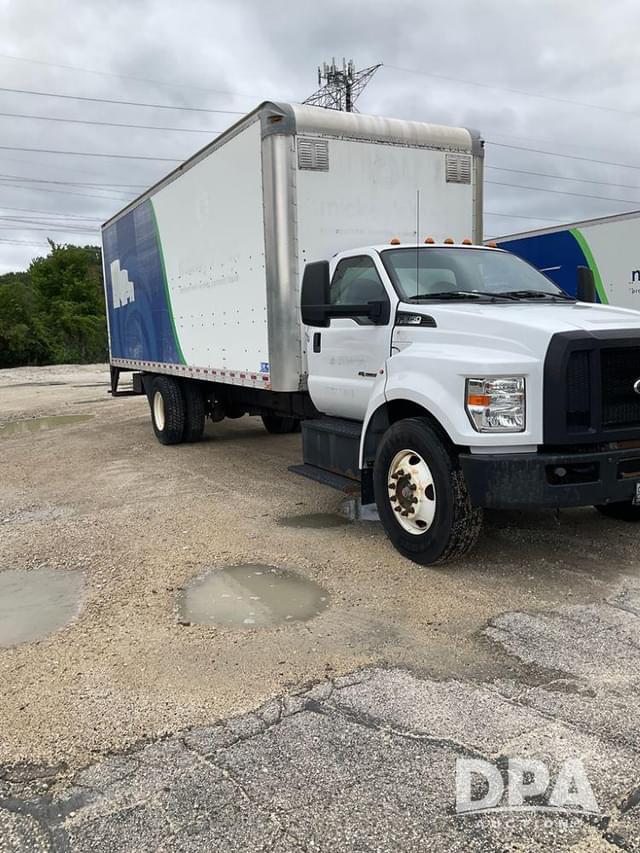 Image of Ford F-650 equipment image 2