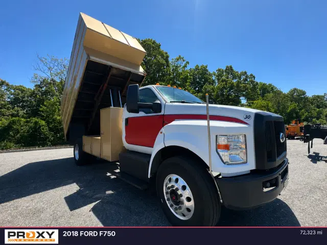 Image of Ford F-750 equipment image 3