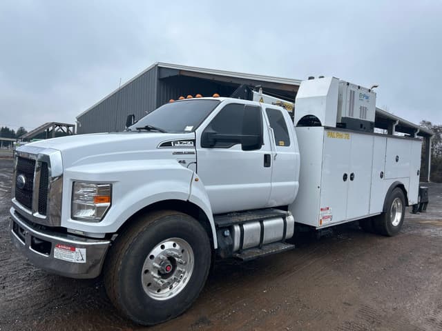 Image of Ford F-750 equipment image 1