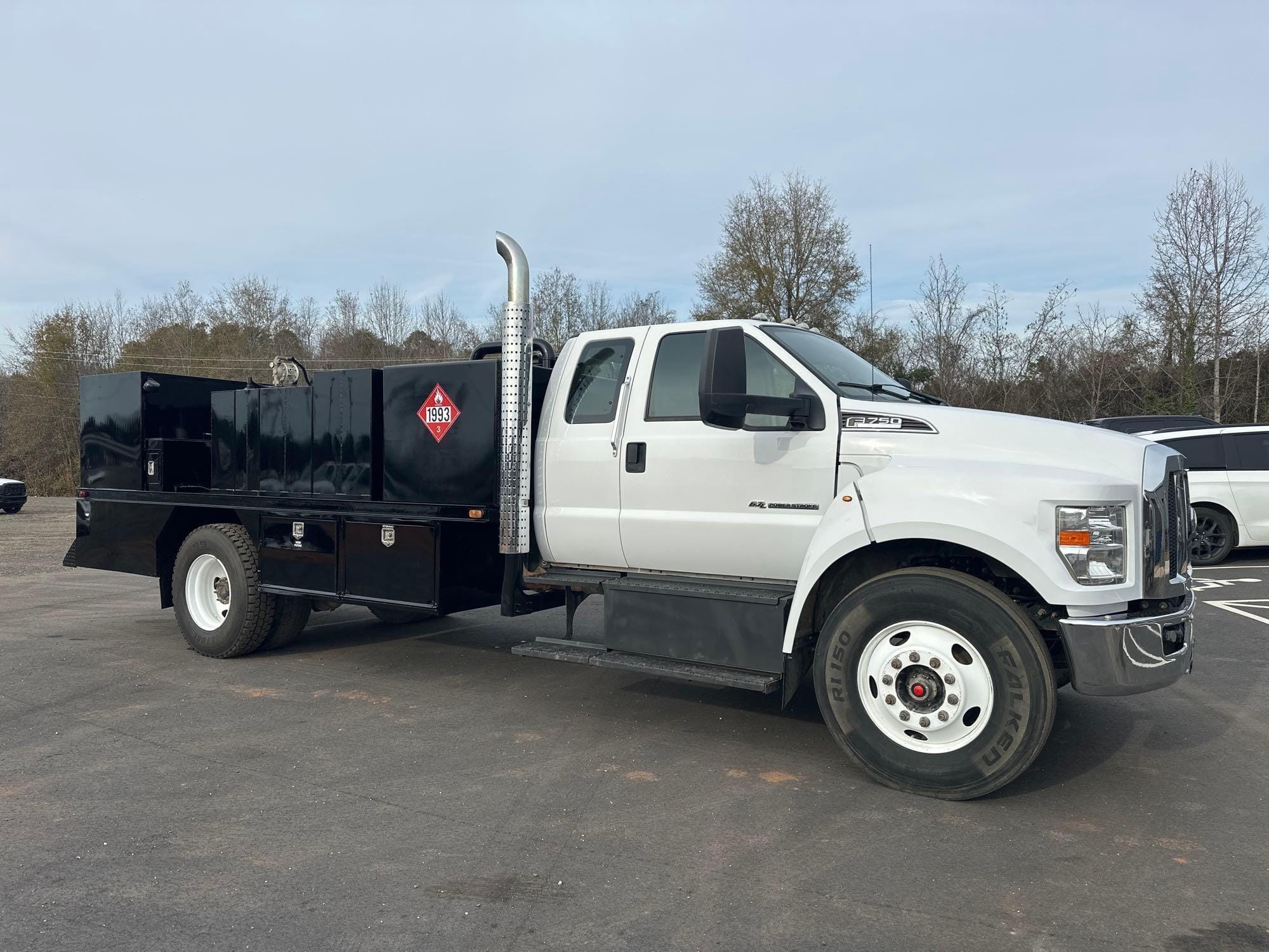 2018 Ford F-750 Equipment Image0
