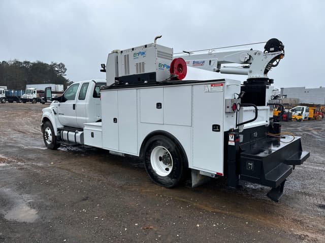 Image of Ford F-750 equipment image 2