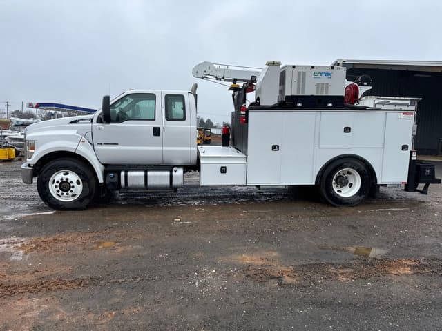 Image of Ford F-750 equipment image 1