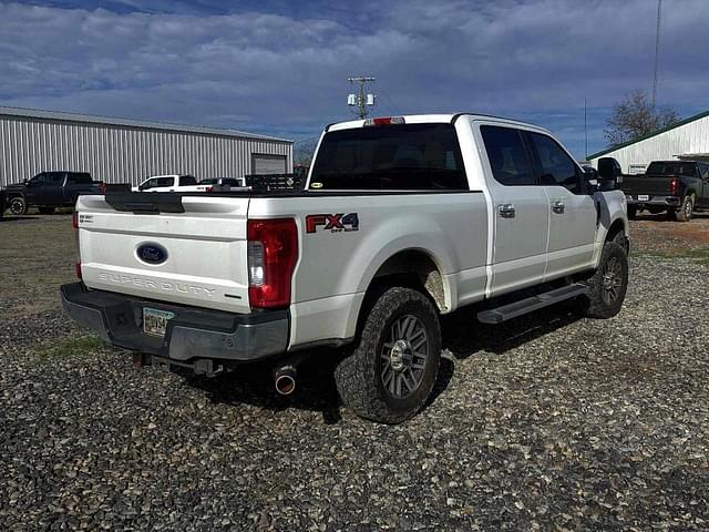 Image of Ford F-250 equipment image 4
