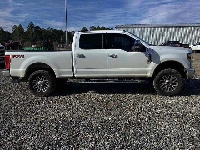 Image of Ford F-250 equipment image 3