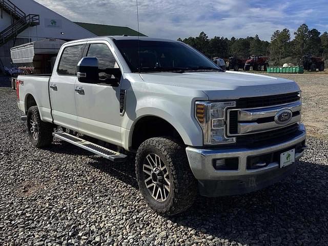 Image of Ford F-250 equipment image 2
